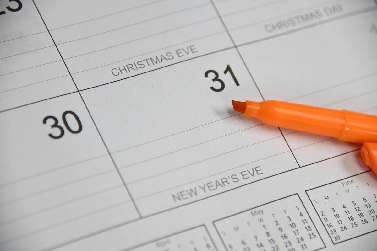 tools for better time allocation shown as a smartphone displaying calendar and task list apps overlaid on a wellness journal